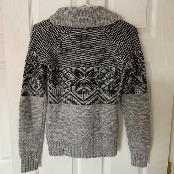 Triple Five Soul Heather Grey Knit Sweater - Picture 3 of 11